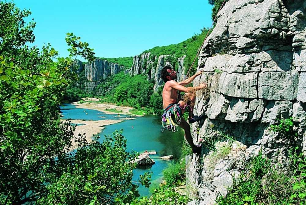 Hebergements des POSAS Sampzon Buitenkant foto